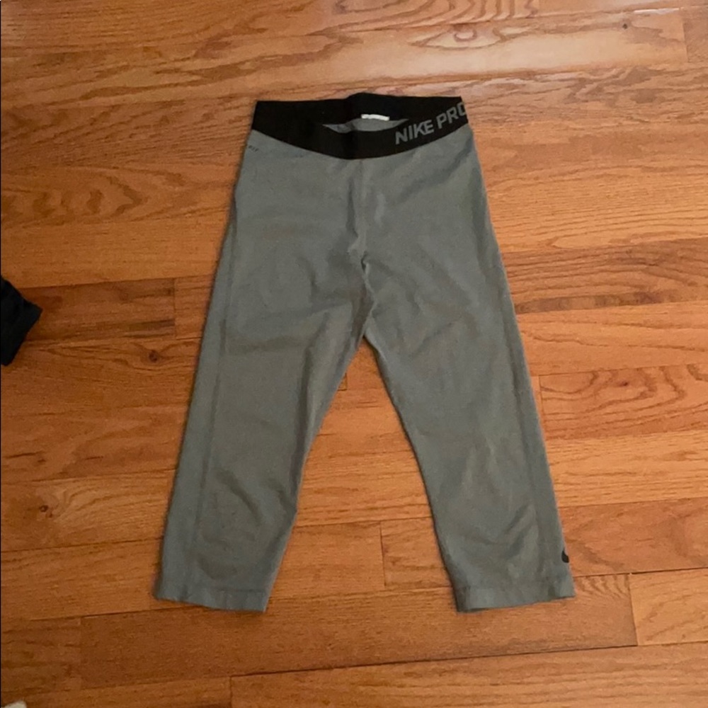Nike pro dri-fit crop leggings